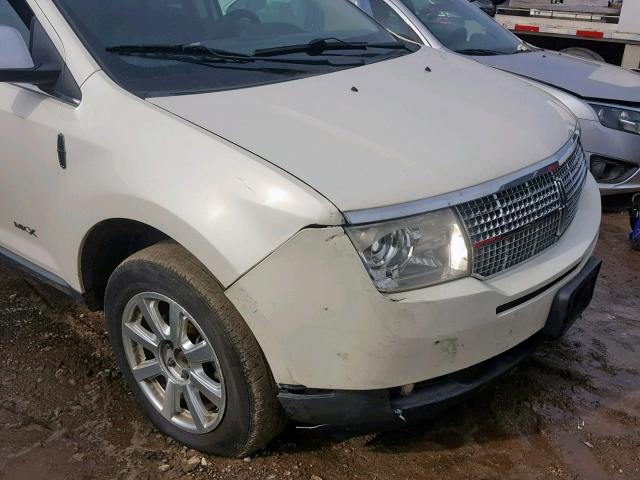 2LMDU68C98BJ25094 - 2008 LINCOLN MKX WHITE photo 9