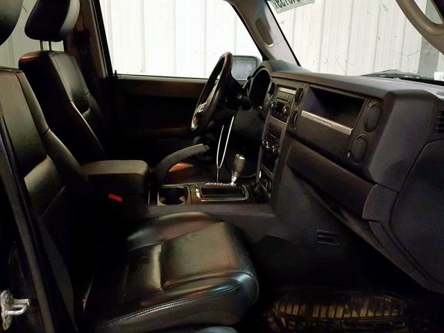 1J8HG48K28C180922 - 2008 JEEP COMMANDER BLACK photo 5