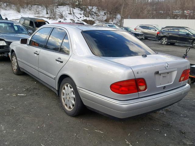 WDBJF65H6XA734780 - 1999 MERCEDES-BENZ E 320 SILVER photo 3