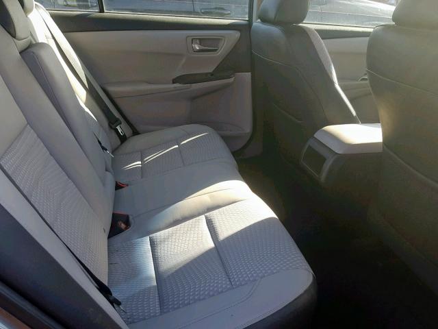 4T1BF1FK8FU057517 - 2015 TOYOTA CAMRY LE ნაცრისფერი ფოტო 6