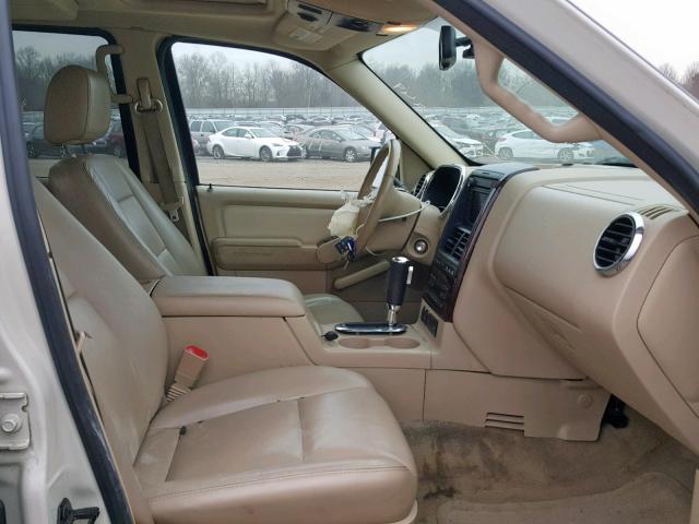 1FMEU75E76UB62454 - 2006 FORD EXPLORER L WHITE photo 5