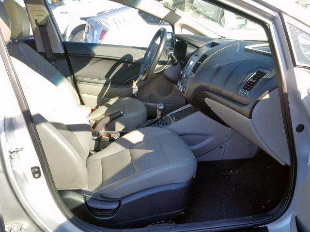 KNAFZ4A82E5074071 - 2014 KIA FORTE EX SILVER photo 5