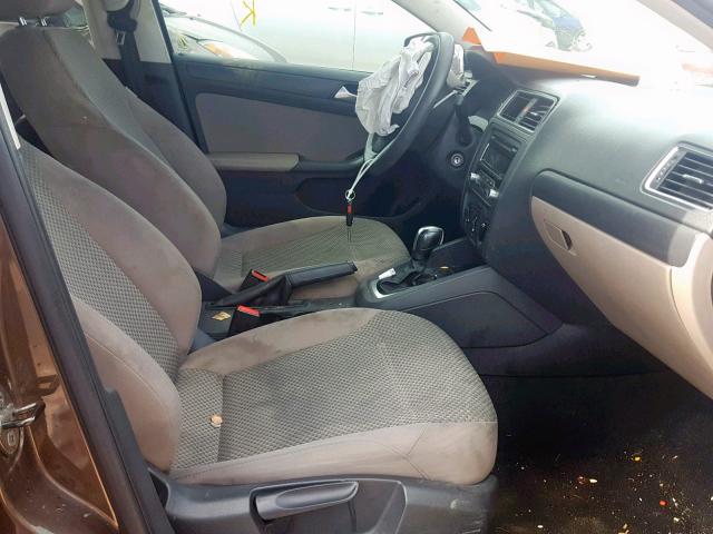 3VW2K7AJ6DM402320 - 2013 VOLKSWAGEN JETTA BASE 棕色 照片 5
