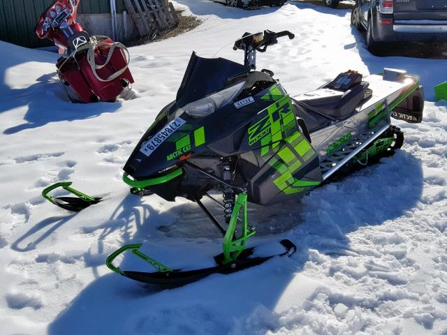 4UF17SNWXHT109819 - 2017 ARCTIC CAT SNOWMOBILE TWO TONE photo 2