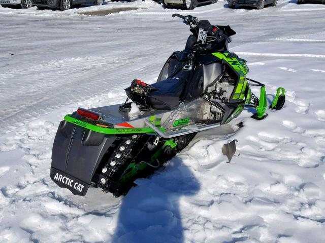 4UF17SNWXHT109819 - 2017 ARCTIC CAT SNOWMOBILE TWO TONE photo 4