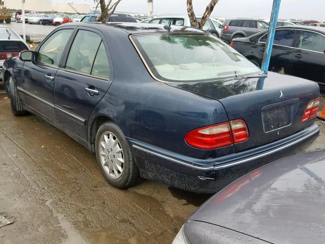 WDBJF65J2YB155851 - 2000 MERCEDES-BENZ E 320 BLUE photo 3