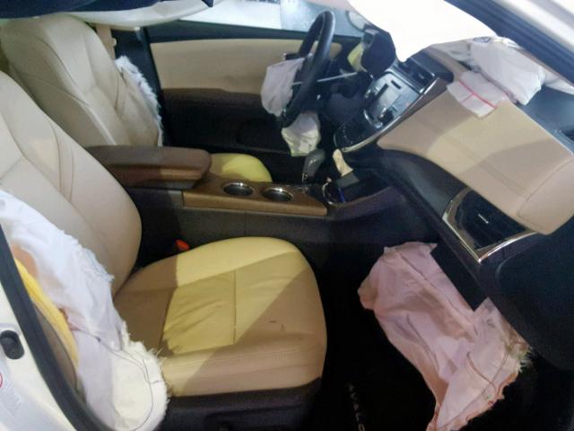 4T1BK1EB9JU272863 - 2018 TOYOTA AVALON XLE WHITE photo 5