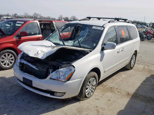 KNDMG4C74E6565109 - 2014 KIA SEDONA LX WHITE photo 2