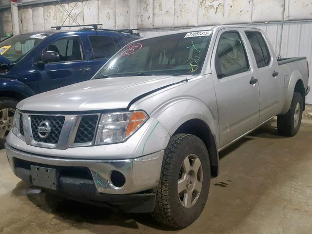 1N6AD09W97C464426 - 2007 NISSAN FRONTIER C SILVER photo 2