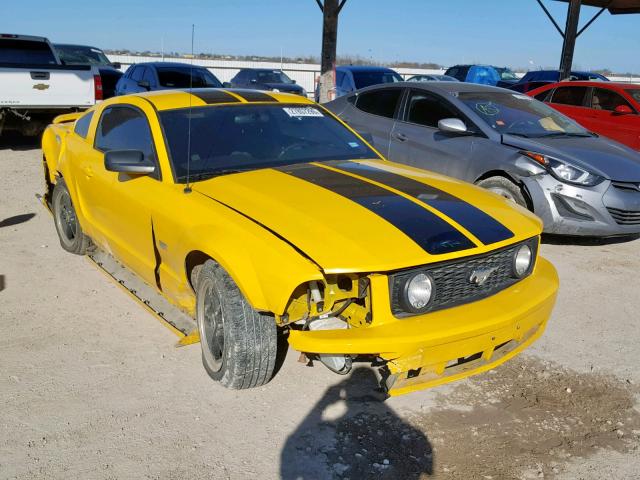 1ZVFT82H265255096 - 2006 FORD MUSTANG GT YELLOW photo 1