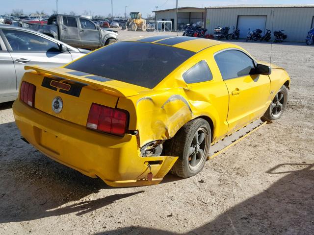 1ZVFT82H265255096 - 2006 FORD MUSTANG GT YELLOW photo 4