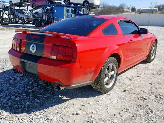 1ZVHT82H855165104 - 2005 FORD MUSTANG GT RED photo 4