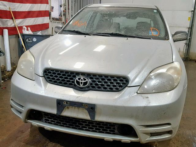 2T1KR32E73C047366 - 2003 TOYOTA MATRIX 银色 照片 9