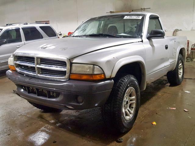 1D7GG16KX4S654965 - 2004 DODGE DAKOTA SXT SILVER photo 2