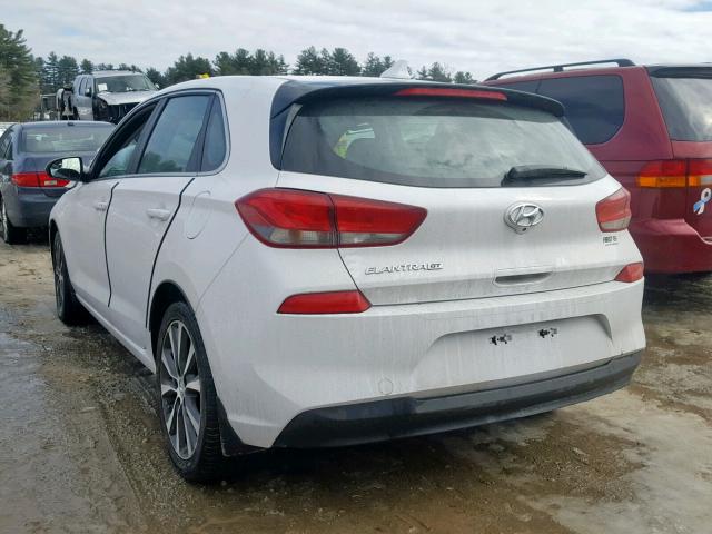 KMHH35LEXJU062994 - 2018 HYUNDAI ELANTRA GT WHITE photo 3