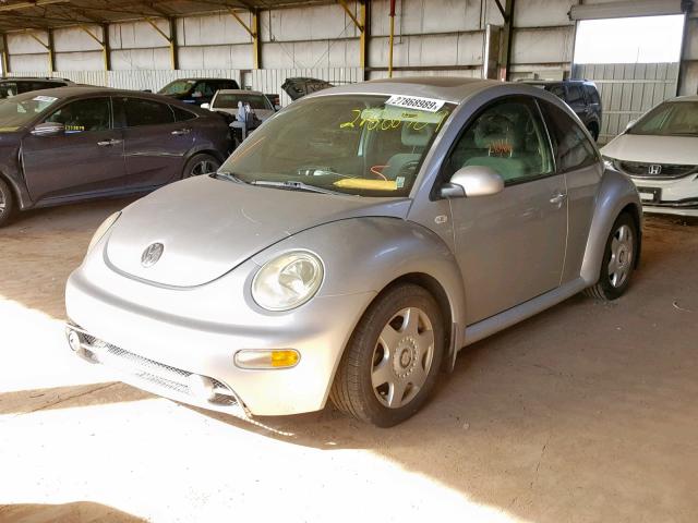 3VWCP21C41M441980 - 2001 VOLKSWAGEN NEW BEETLE SILVER photo 2