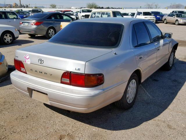 4T1BG12KXTU778520 - 1996 TOYOTA CAMRY DX GOLD photo 4