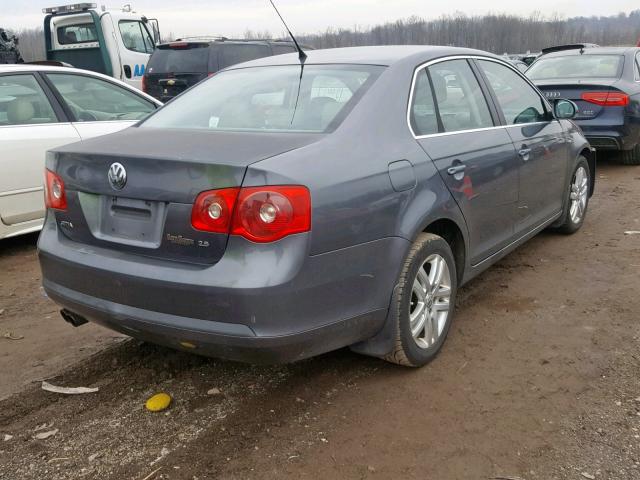 3VWEF71KX7M064550 - 2007 VOLKSWAGEN JETTA WOLF GRAY photo 4