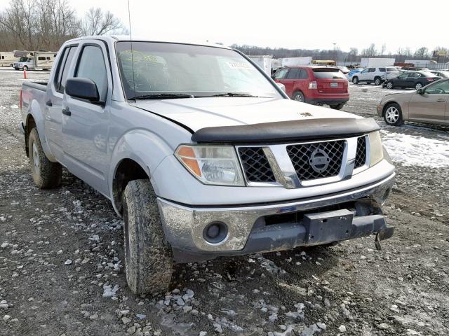 1N6AD07W25C400793 - 2005 NISSAN FRONTIER C SILVER photo 1