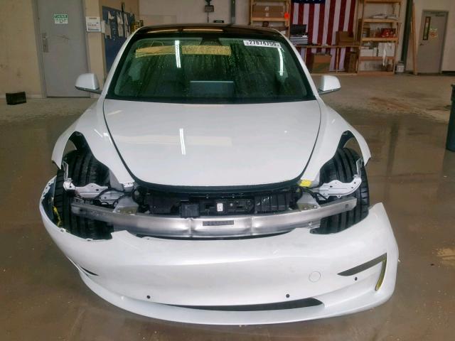 5YJ3E1EB8JF149287 - 2018 TESLA MODEL 3 WHITE photo 9