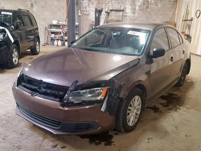 3VW2K7AJ1DM422572 - 2013 VOLKSWAGEN JETTA BASE BROWN photo 2