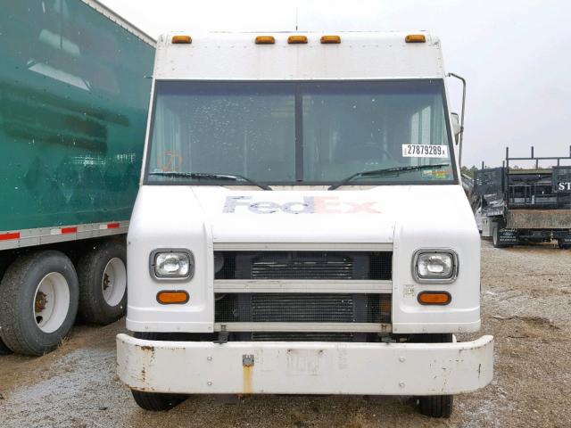 4UZA4FF45WC897759 - 1998 FREIGHTLINER CHASSIS M WHITE photo 9