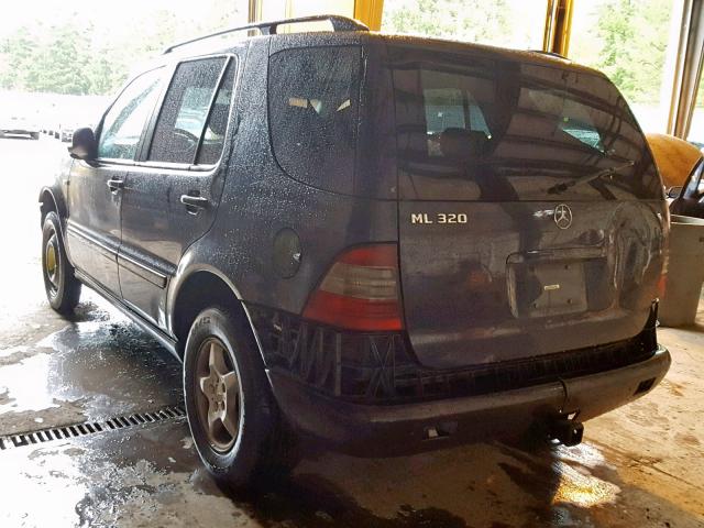 4JGAB54E3XA145096 - 1999 MERCEDES-BENZ ML 320 BLACK photo 3