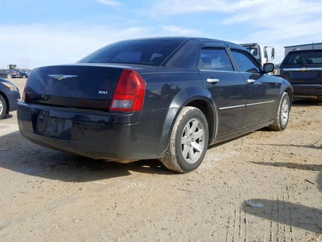 2C3LA43R37H838755 - 2007 CHRYSLER 300 BLACK photo 4