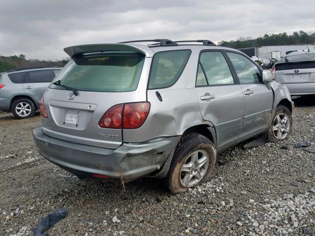 JT6HF10U1Y0140779 - 2000 LEXUS RX 300 SILVER photo 4