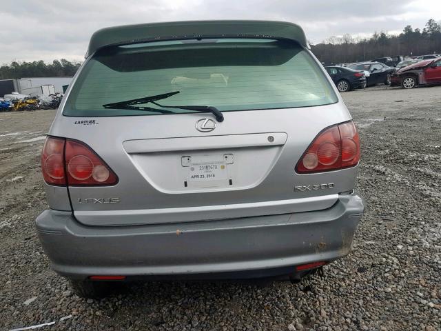 JT6HF10U1Y0140779 - 2000 LEXUS RX 300 SILVER photo 9