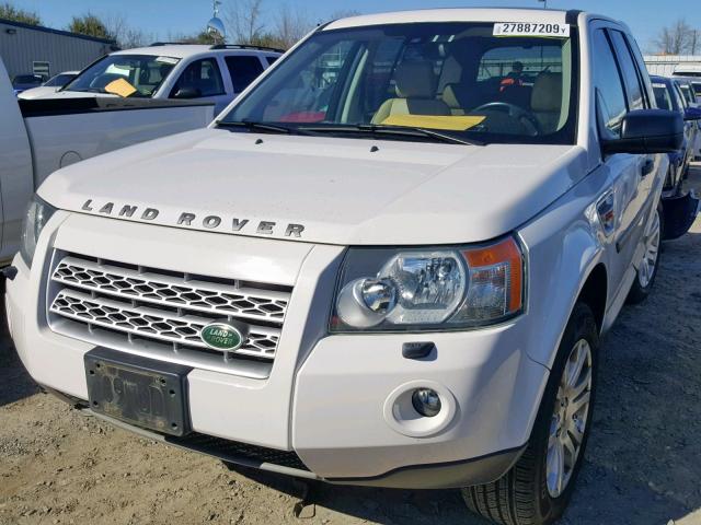 SALFP24N38H039534 - 2008 LAND ROVER LR2 SE WHITE photo 2