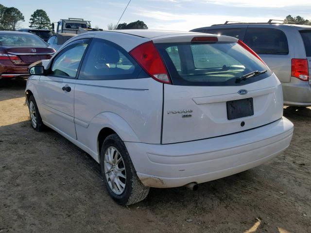 1FAFP31N27W295195 - 2007 FORD FOCUS ZX3 WHITE photo 3