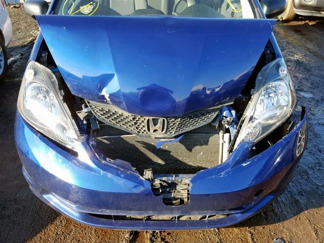 JHMGE8H33BC028064 - 2011 HONDA FIT BLUE photo 7