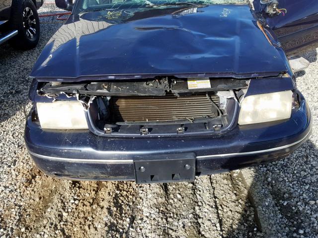 2FAFP73W31X174166 - 2001 FORD CROWN VICT BLUE photo 7