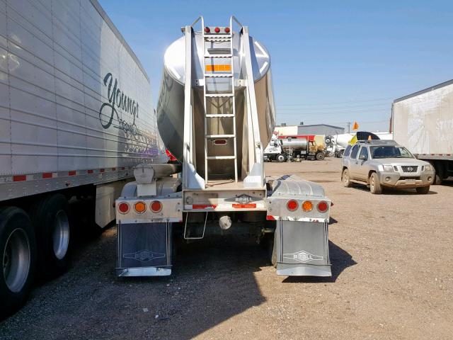 1BN2B40226B008148 - 2006 BEAL TANKER SILVER photo 5