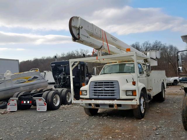 1FDWF80C8WVA35930 - 1998 FORD F800 WHITE photo 2