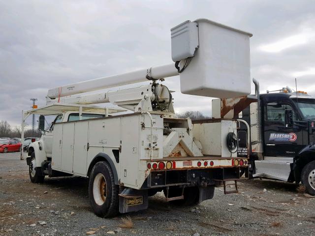 1FDWF80C8WVA35930 - 1998 FORD F800 WHITE photo 3