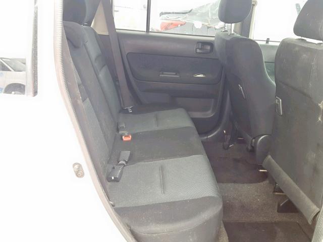 JTLKT324264065813 - 2006 TOYOTA SCION XB WHITE photo 6