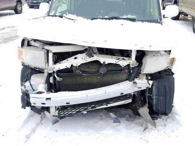 JTLKT324264065813 - 2006 TOYOTA SCION XB WHITE photo 9