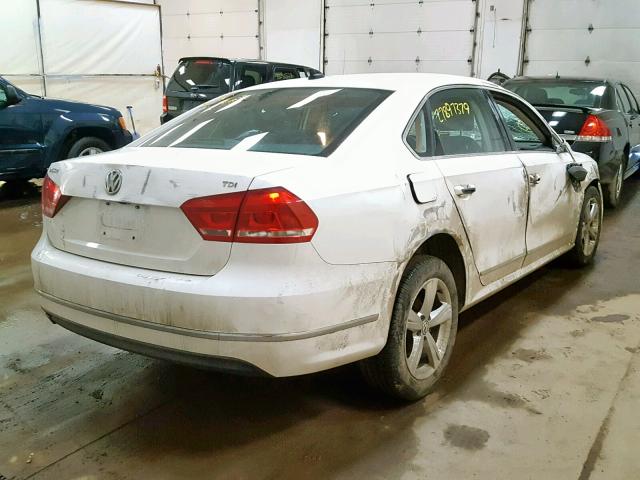 1VWBV7A36FC023945 - 2015 VOLKSWAGEN PASSAT SE WHITE photo 4