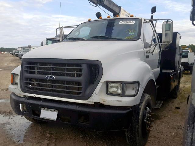 3FDNF65A8YMA82797 - 2000 FORD F650 SUPER WHITE photo 2