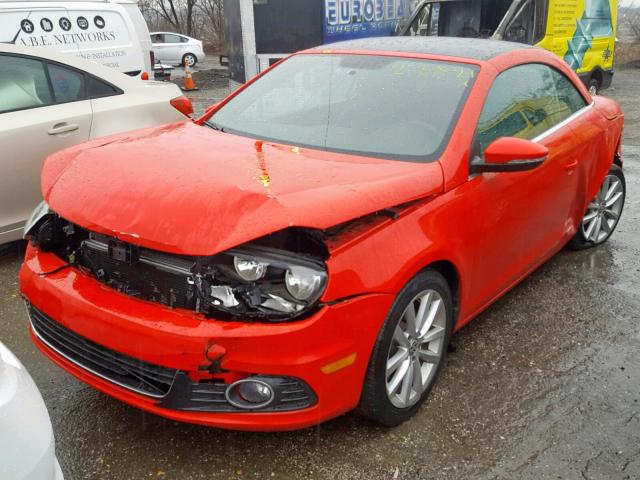 WVWBW8AH1FV001678 - 2015 VOLKSWAGEN EOS KOMFOR RED photo 2