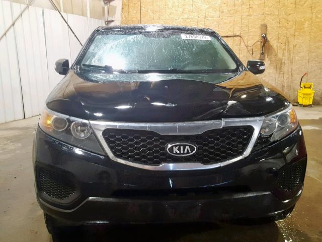 5XYKTCA15BG037115 - 2011 KIA SORENTO BA BLACK photo 9