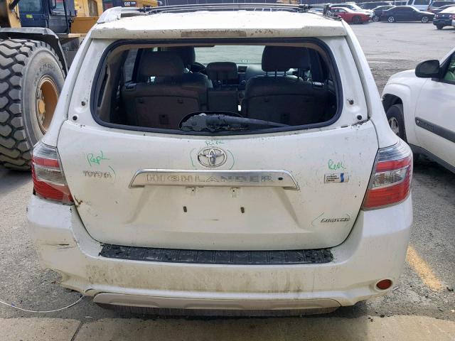 JTEEW44A882003657 - 2008 TOYOTA HIGHLANDER WHITE photo 9