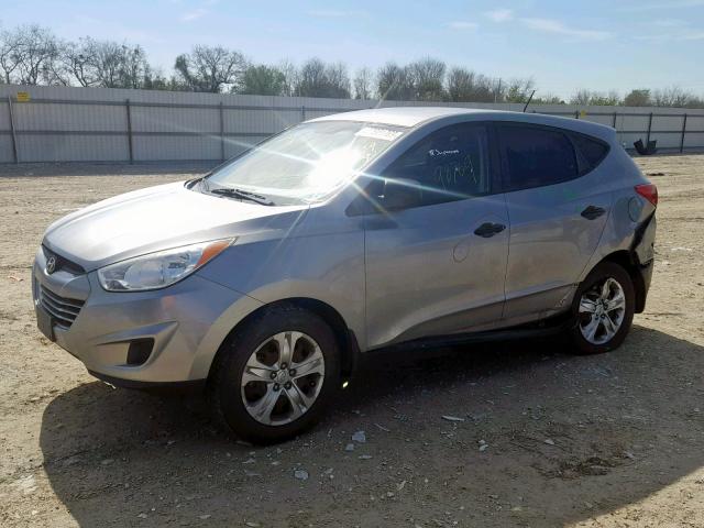 KM8JT3AB9CU393695 - 2012 HYUNDAI TUCSON GL SILVER photo 2