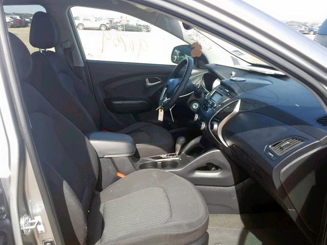 KM8JT3AB9CU393695 - 2012 HYUNDAI TUCSON GL SILVER photo 5