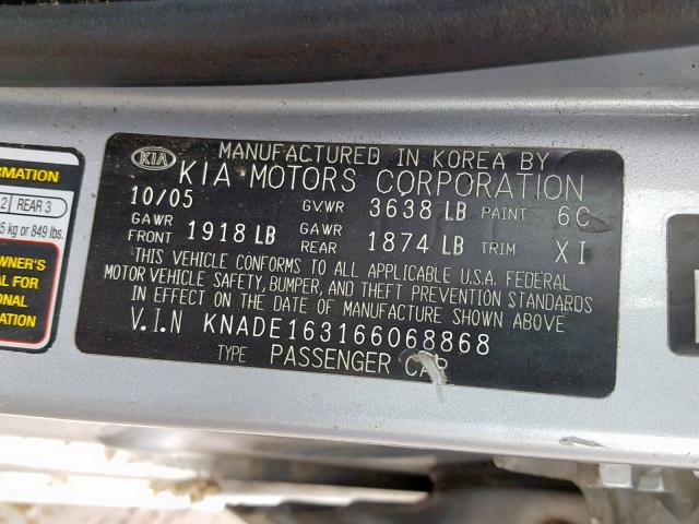 KNADE163166068868 - 2006 KIA RIO 5 SILVER photo 10