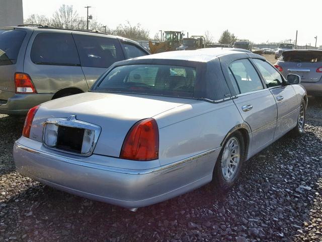 1LNHM82W91Y710195 - 2001 LINCOLN TOWN CAR S SILVER photo 4