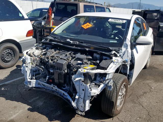 JTDKARFPXJ3076257 - 2018 TOYOTA PRIUS PRIM WHITE photo 2