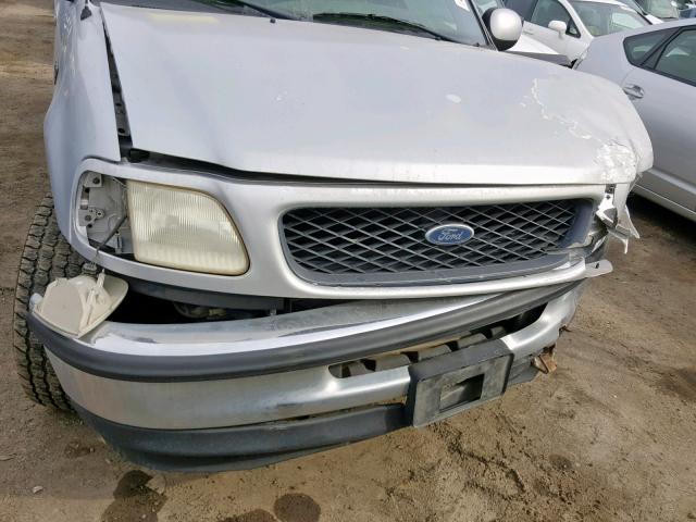1FTZX1721WKB37798 - 1998 FORD F150 GRAY photo 7